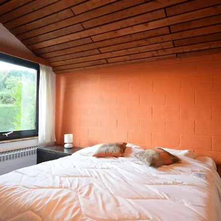 Βίλα Cozy In With Private Garden