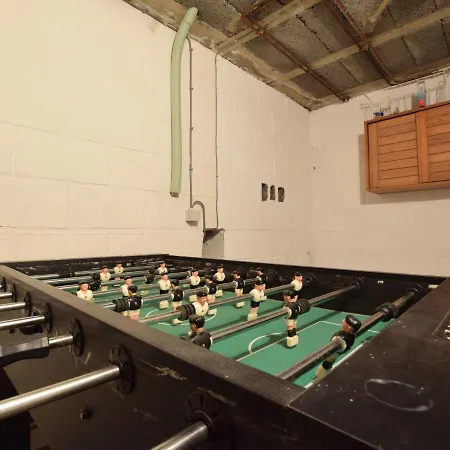 Βίλα Cozy In With Private Garden *