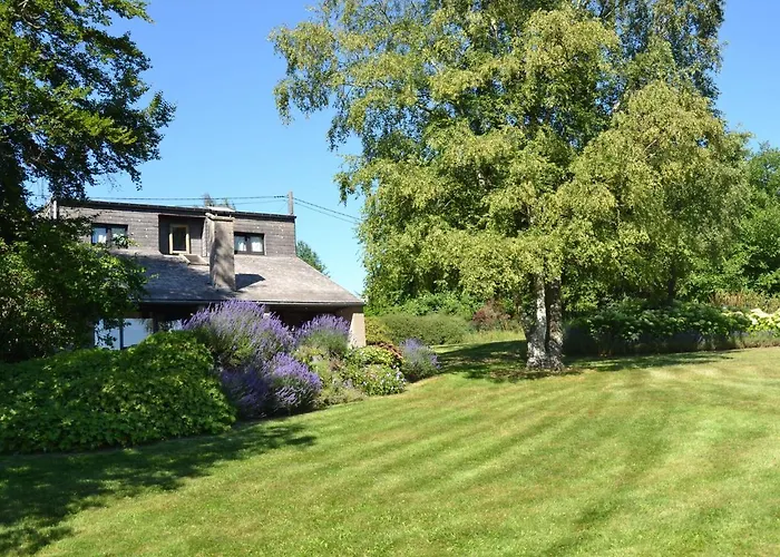 Cozy In With Private Garden Villa